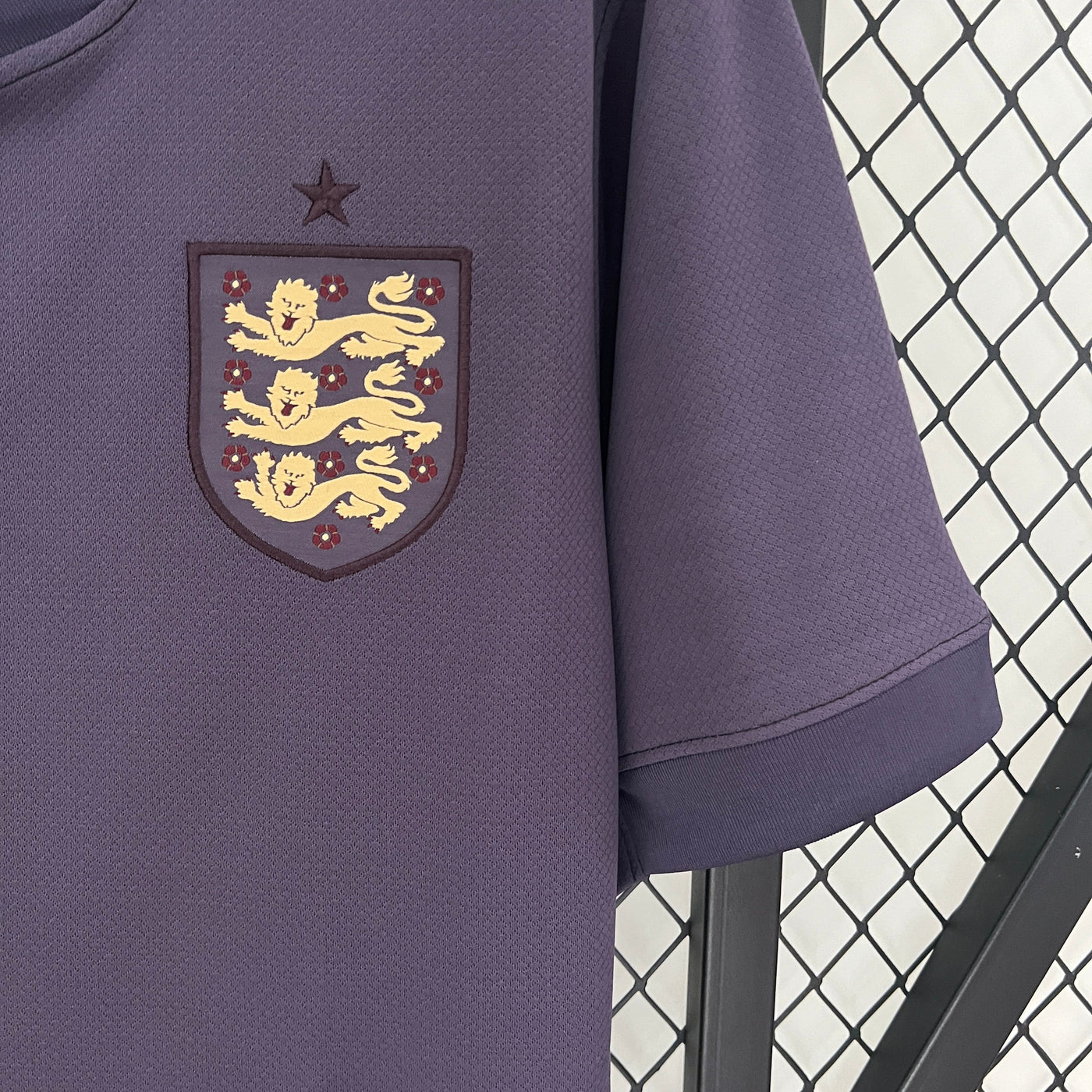 England Euros 24/25 Away (Fan), Badge